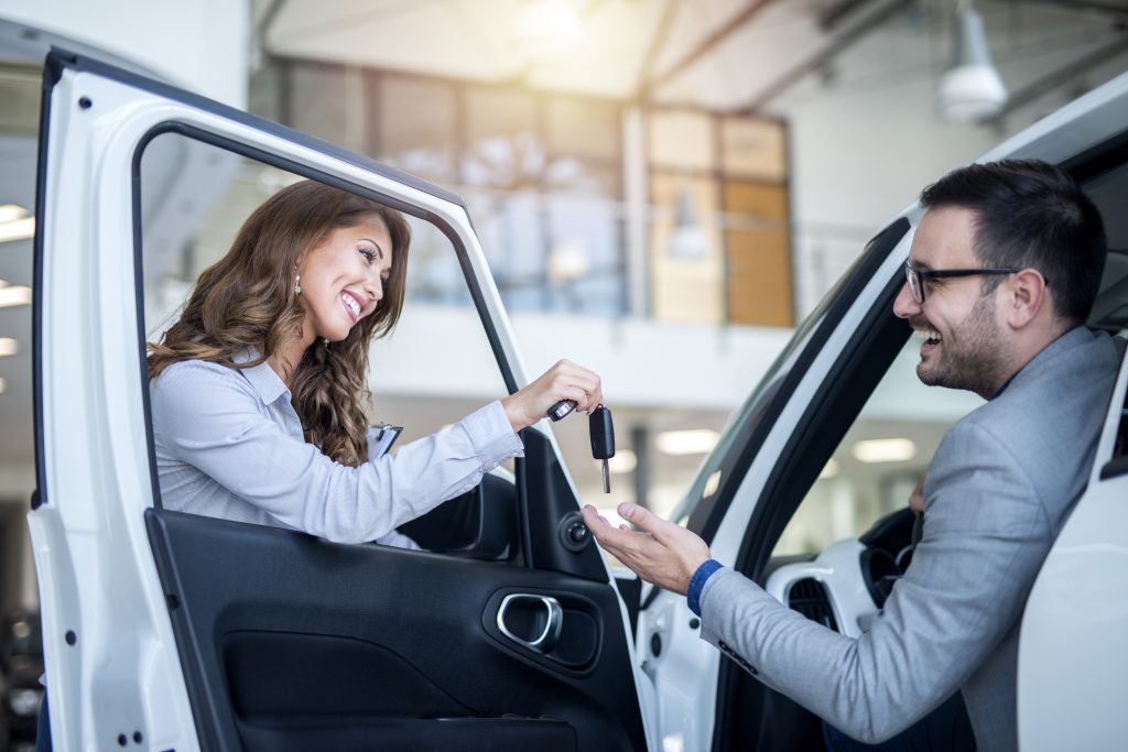 Comparación entre renting o leasing para empresas